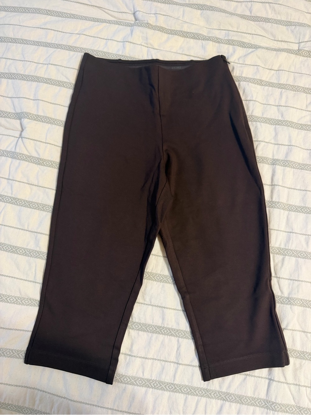 SKIMS Brown Capri Leggings